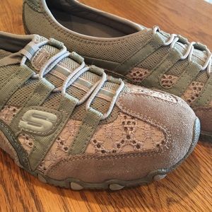 Sketchers Slip On Walking Shoes